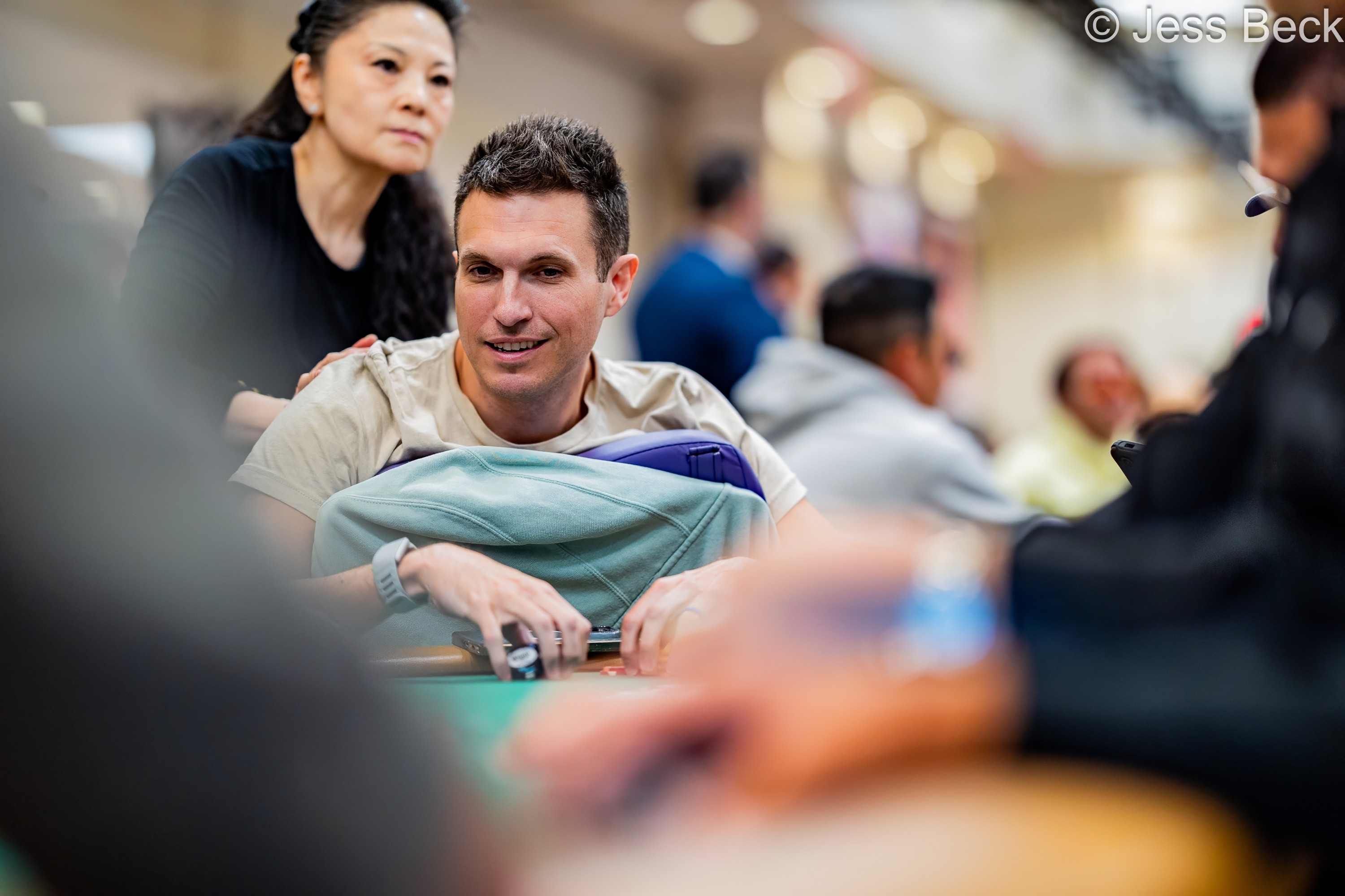 德州扑克传奇道格·波尔克的疯狂WSOP主赛事首日：一小时内经历生死轮回 - BG真人娱乐