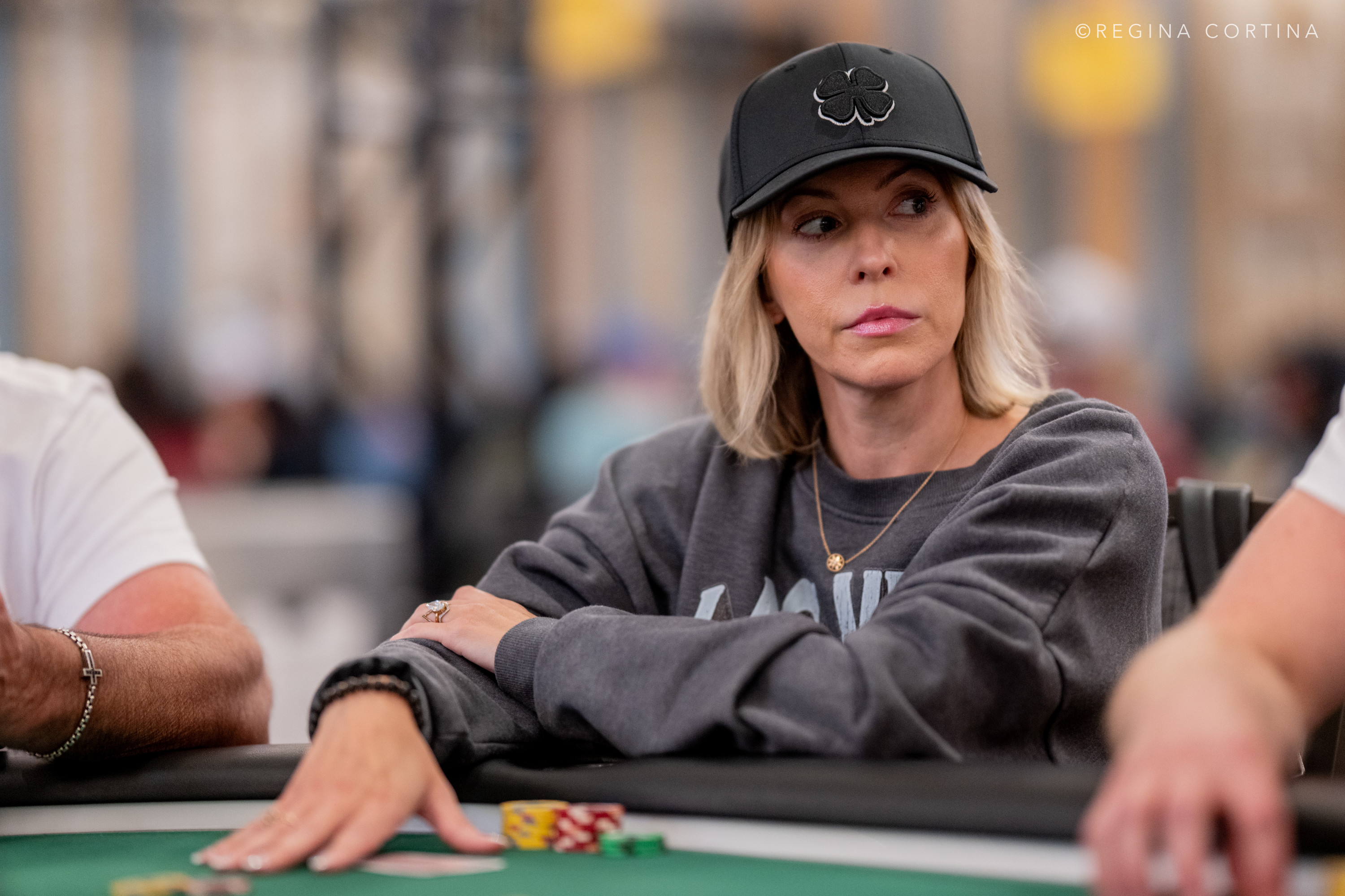 WSOP 主赛事惊天冷手：Set vs Set vs Aces 的三重对决 - BG真人官网